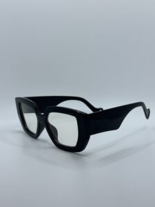 Trendy Wide frame sunglasses