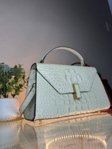 White alligator pattern handbag